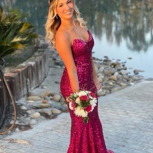 Hot pink, size 4, Portia and scarlet Mermaid dress with train.